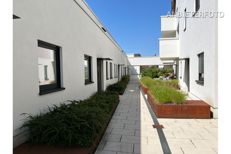 Modern möblierte Wohnung in außergewöhnlicher Wohnanlage in Köln-Altstadt-Nord