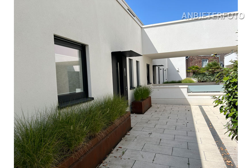 Modern möblierte Wohnung in außergewöhnlicher Wohnanlage in Köln-Altstadt-Nord