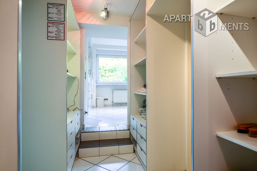 Möblierte Wohnung mit Terrasse in Köln-Riehl