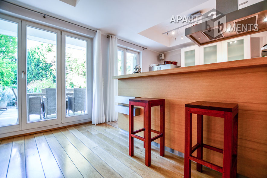 Modern furnished 5-room-apartment in Cologne-Marienburg