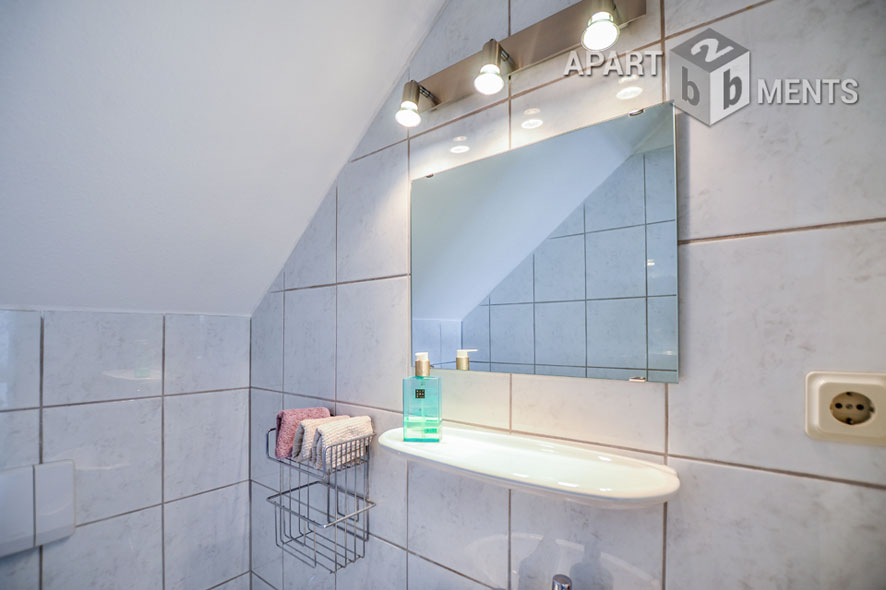 Möblierte Maisonette mit Dachterrasse im Blumenviertel in Hürth