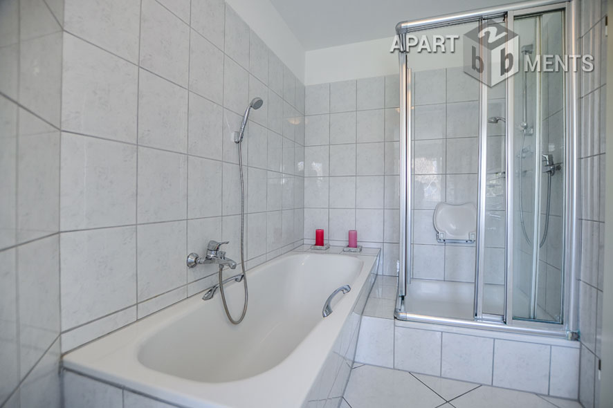 Möblierte Maisonette mit Dachterrasse im Blumenviertel in Hürth