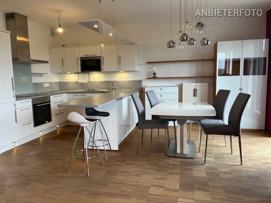 Exklusiv möblierte Wohnung mit Balkon und Tiefgaragenstellplatz in Hürth