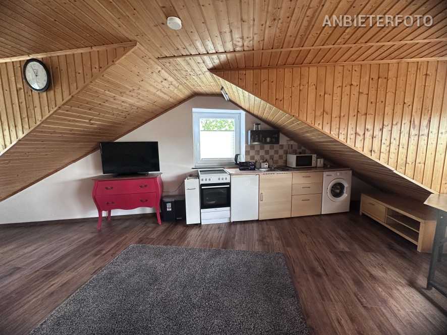 Möbliertes Mansardenzimmer in Köln-Longerich