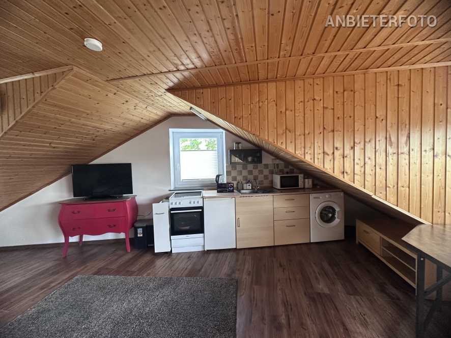 Möbliertes Mansardenzimmer in Köln-Longerich