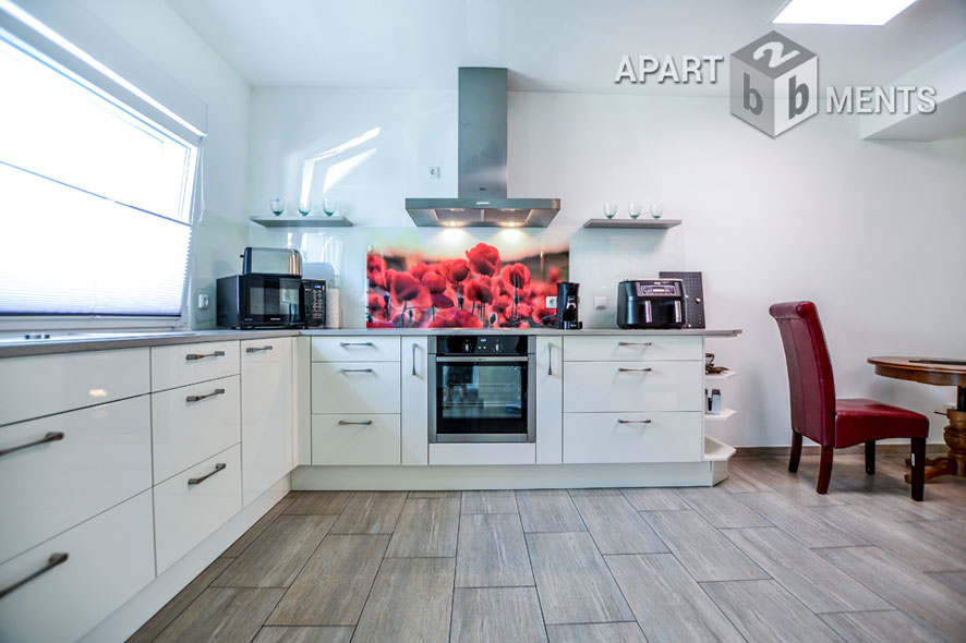 Furnished apartment on 2 levels with private garden in Cologne-Bickendorf