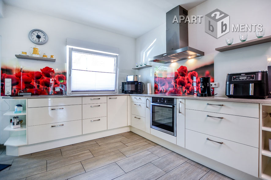 Furnished apartment on 2 levels with private garden in Cologne-Bickendorf