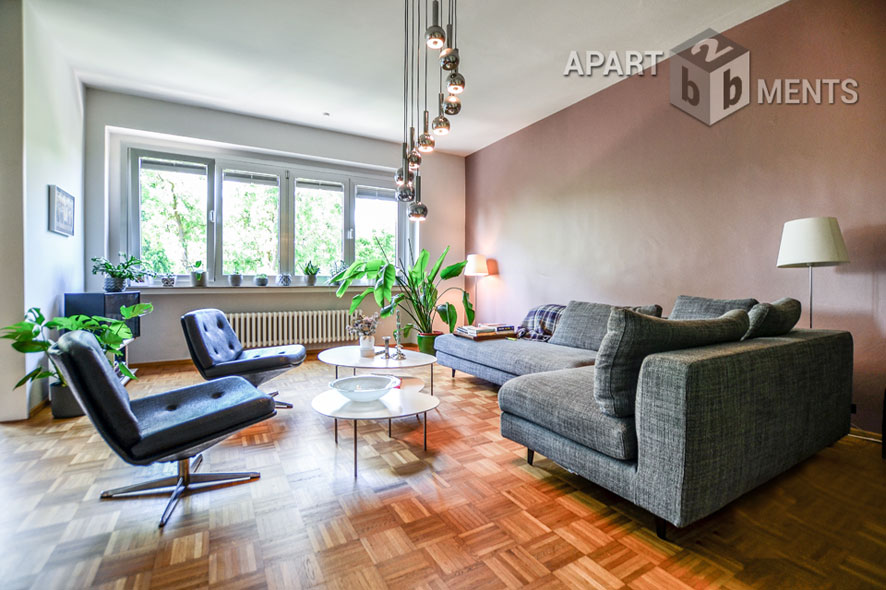 Möblierte Großraumwohnung mit Blick in den Stadtgarten in Köln-Neustadt-Süd
