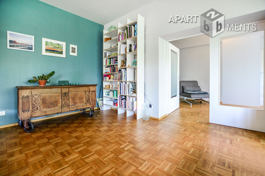 Möblierte Großraumwohnung mit Blick in den Stadtgarten in Köln-Neustadt-Süd