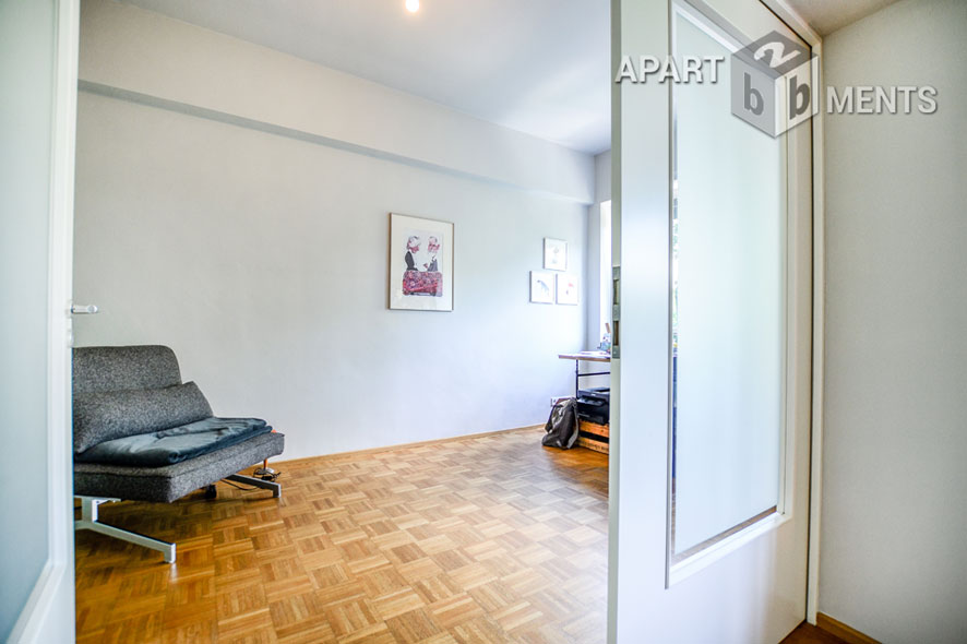 Möblierte Großraumwohnung mit Blick in den Stadtgarten in Köln-Neustadt-Süd