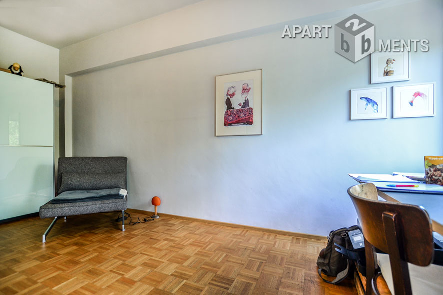 Möblierte Großraumwohnung mit Blick in den Stadtgarten in Köln-Neustadt-Süd