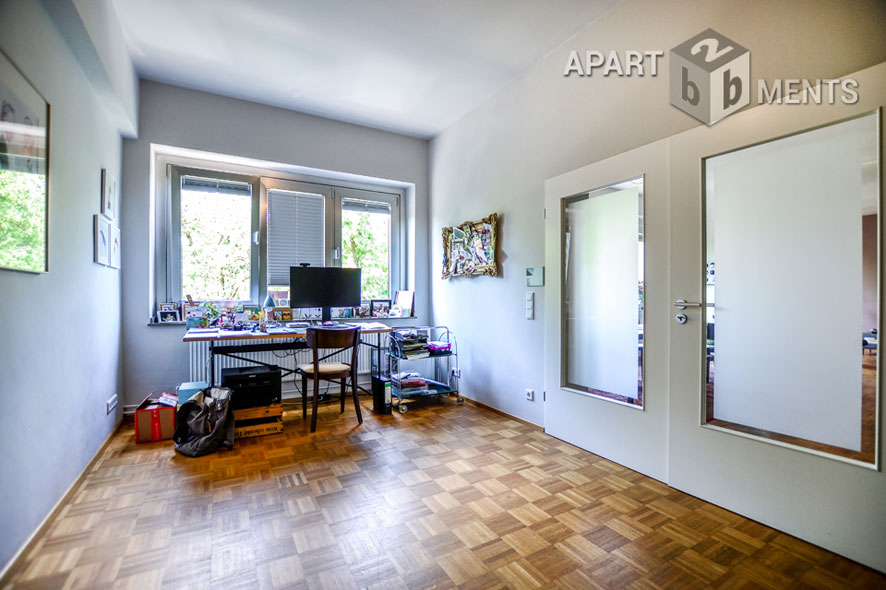 Möblierte Großraumwohnung mit Blick in den Stadtgarten in Köln-Neustadt-Süd