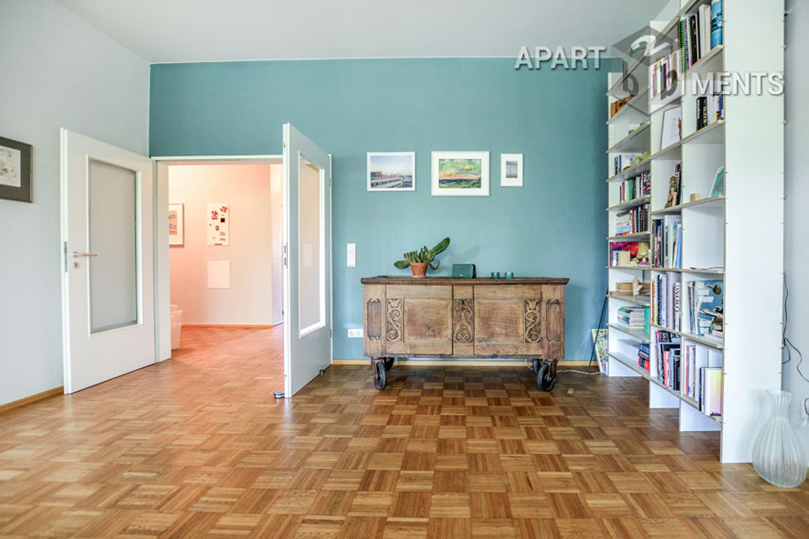 Möblierte Großraumwohnung mit Blick in den Stadtgarten in Köln-Neustadt-Süd