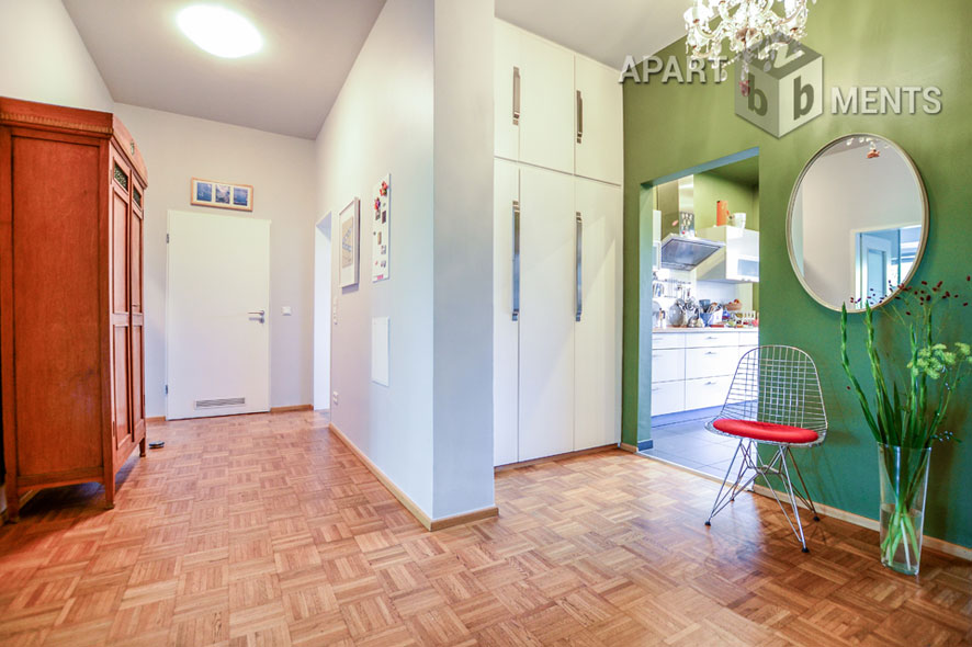 Möblierte Großraumwohnung mit Blick in den Stadtgarten in Köln-Neustadt-Süd