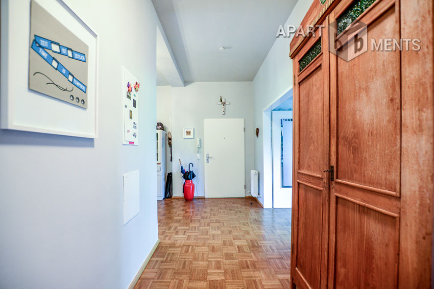 Möblierte Großraumwohnung mit Blick in den Stadtgarten in Köln-Neustadt-Süd