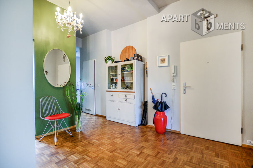 Möblierte Großraumwohnung mit Blick in den Stadtgarten in Köln-Neustadt-Süd