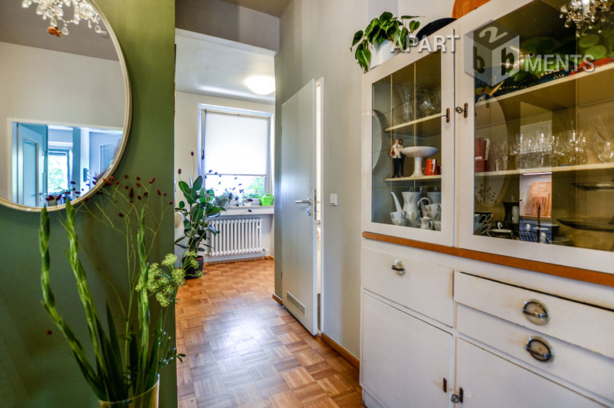 Möblierte Großraumwohnung mit Blick in den Stadtgarten in Köln-Neustadt-Süd