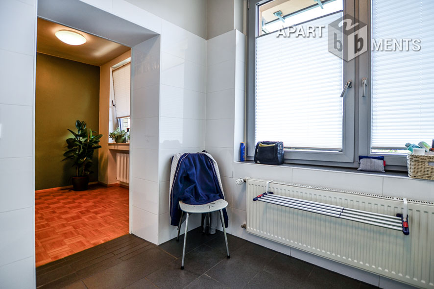 Möblierte Großraumwohnung mit Blick in den Stadtgarten in Köln-Neustadt-Süd