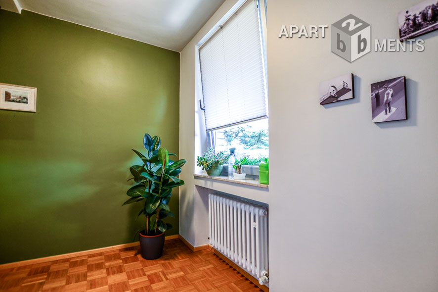 Möblierte Großraumwohnung mit Blick in den Stadtgarten in Köln-Neustadt-Süd