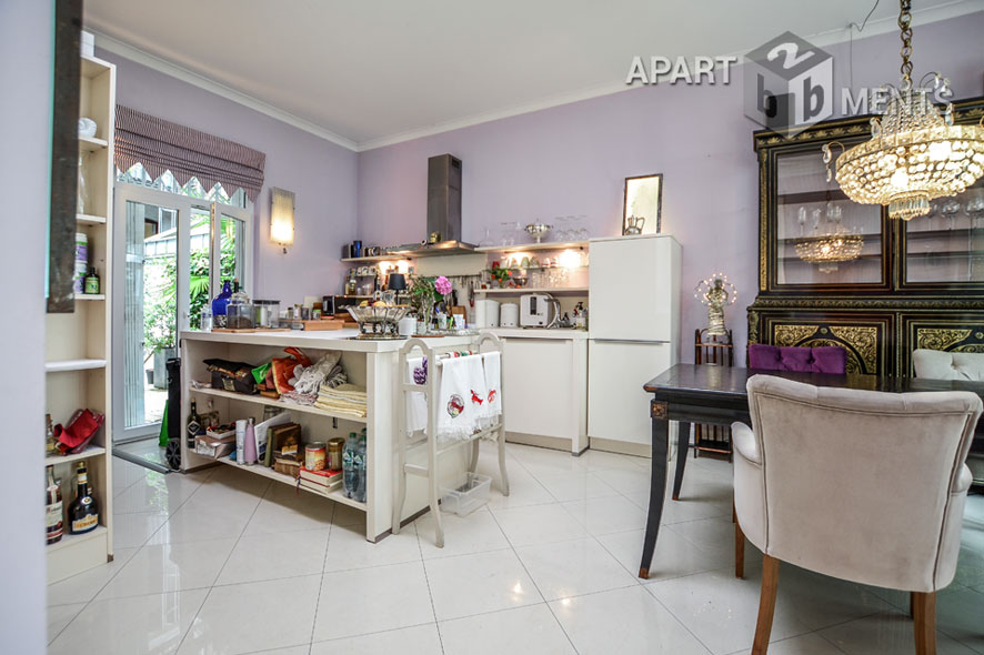 Modern furnished and spacious apartment with garden in Cologne-Neustadt-Süd