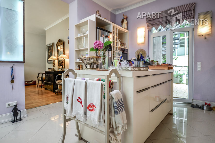Modern furnished and spacious apartment with garden in Cologne-Neustadt-Süd