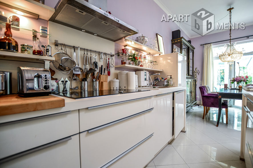 Modern furnished and spacious apartment with garden in Cologne-Neustadt-Süd