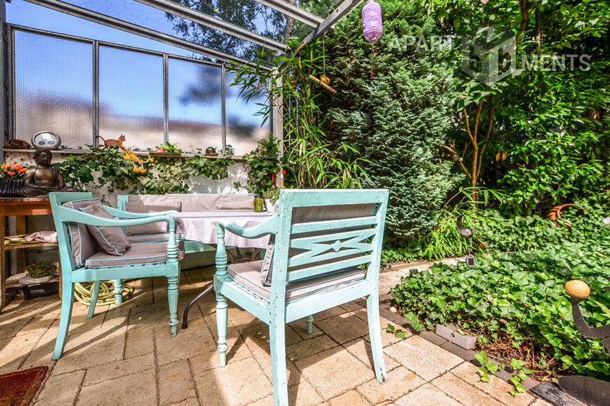 Modern furnished and spacious apartment with garden in Cologne-Neustadt-Süd