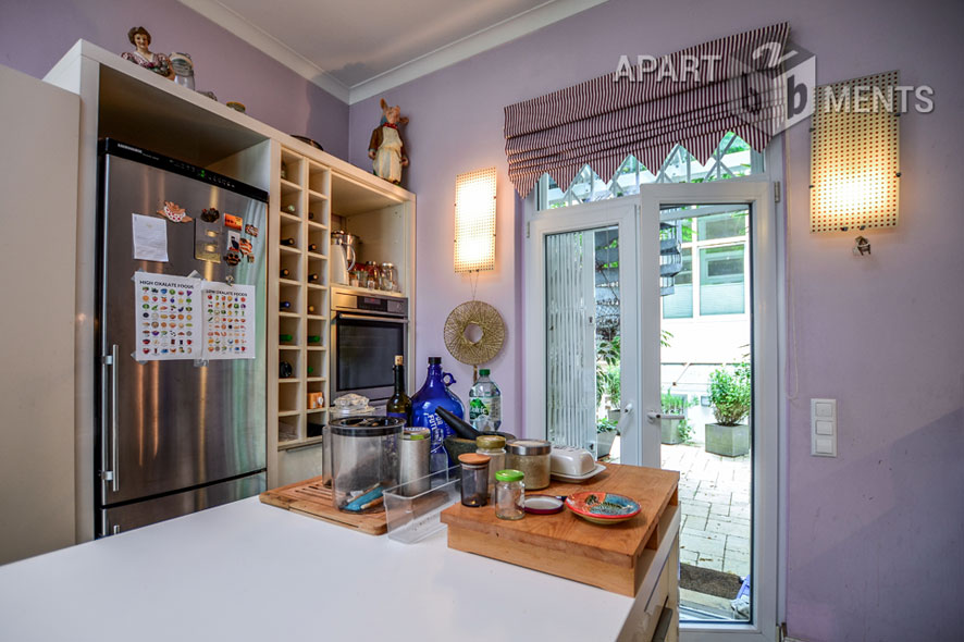 Modern furnished and spacious apartment with garden in Cologne-Neustadt-Süd