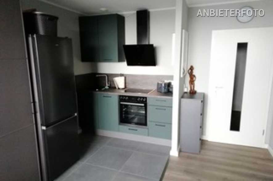Mobliertes Apartment mit Balkon im AXA-Hochhaus in Köln-Riehl