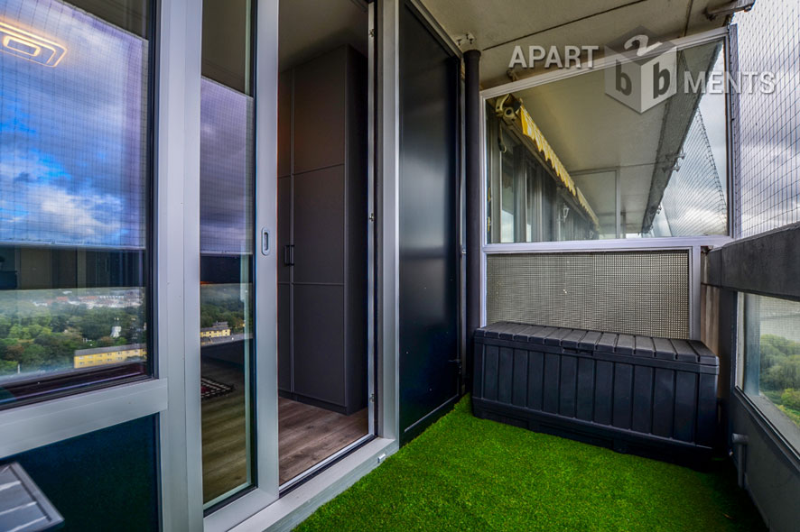 Furnished apartment with balcony in the AXA skyscraper in Cologne-Riehl