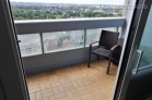 Mobliertes Apartment mit Balkon im AXA-Hochhaus in Köln-Riehl