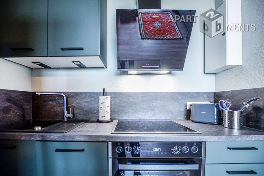 Furnished apartment with balcony in the AXA skyscraper in Cologne-Riehl