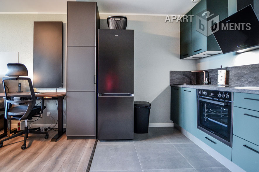 Furnished apartment with balcony in the AXA skyscraper in Cologne-Riehl