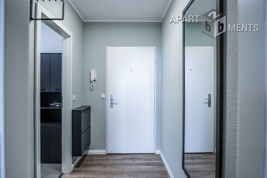 Furnished apartment with balcony in the AXA skyscraper in Cologne-Riehl