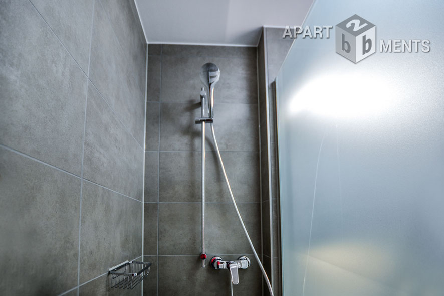 Furnished apartment with balcony in the AXA skyscraper in Cologne-Riehl