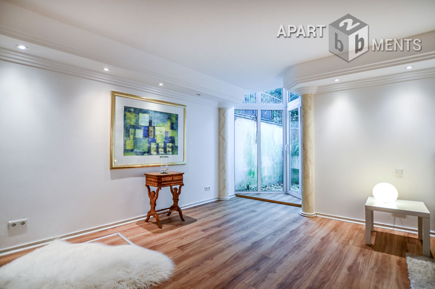 Möblierte 2-Zimmer-Maisonette-Wohnung mit Terrasse in Köln-Poll