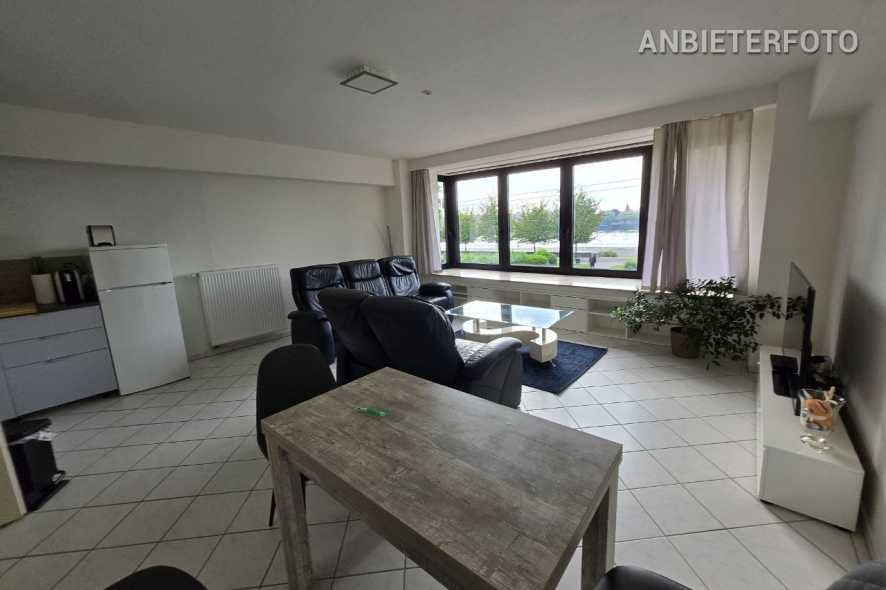Möblierte Wohnung mit Panorama-Rheinblick und Balkon in Köln-Deutz