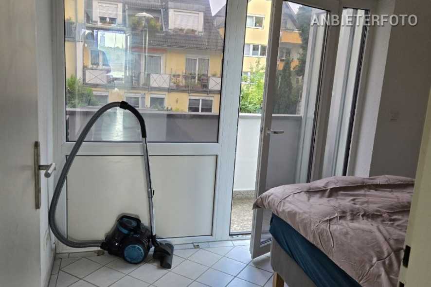 Möblierte Wohnung mit Panorama-Rheinblick und Balkon in Köln-Deutz
