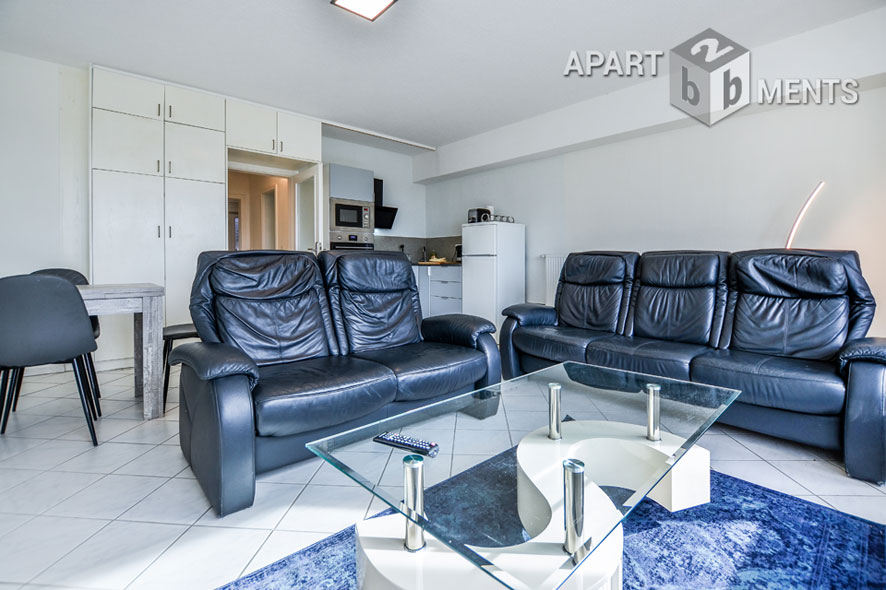 Möblierte Wohnung mit Panorama-Rheinblick und Balkon in Köln-Deutz