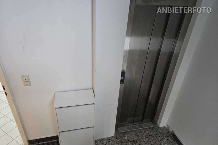 Möblierte Wohnung mit Panorama-Rheinblick und Balkon in Köln-Deutz