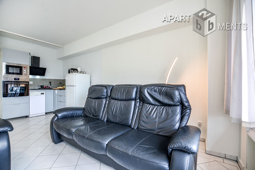 Möblierte Wohnung mit Panorama-Rheinblick und Balkon in Köln-Deutz