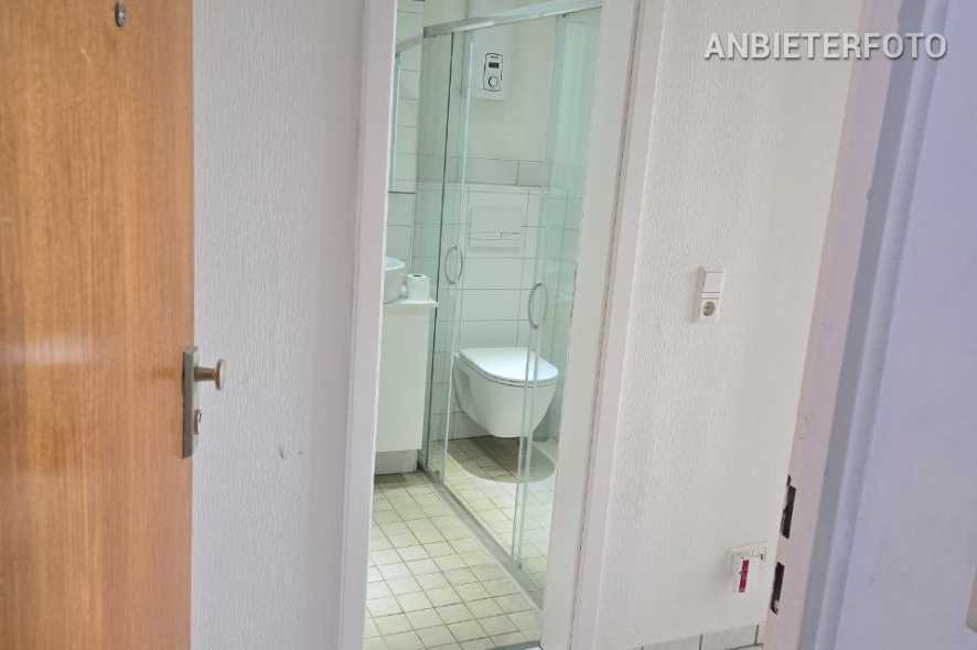 Möblierte Wohnung mit Panorama-Rheinblick und Balkon in Köln-Deutz