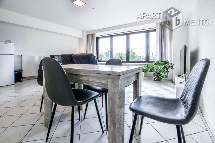 Möblierte Wohnung mit Panorama-Rheinblick und Balkon in Köln-Deutz