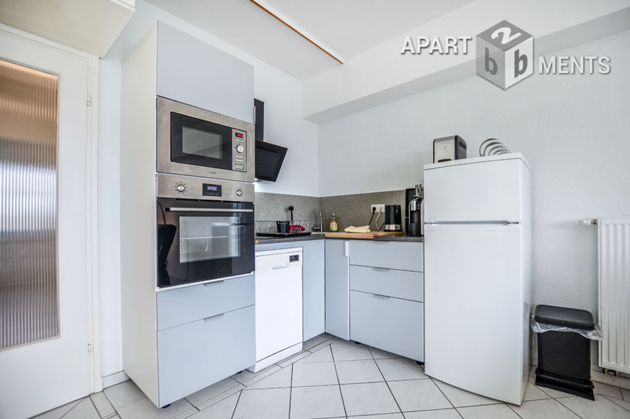 Möblierte Wohnung mit Panorama-Rheinblick und Balkon in Köln-Deutz