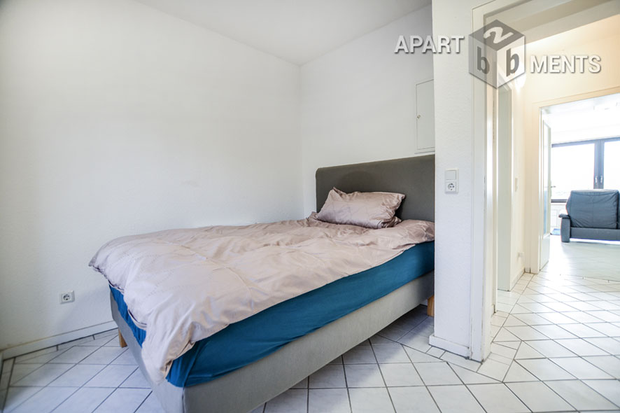 Möblierte Wohnung mit Panorama-Rheinblick und Balkon in Köln-Deutz