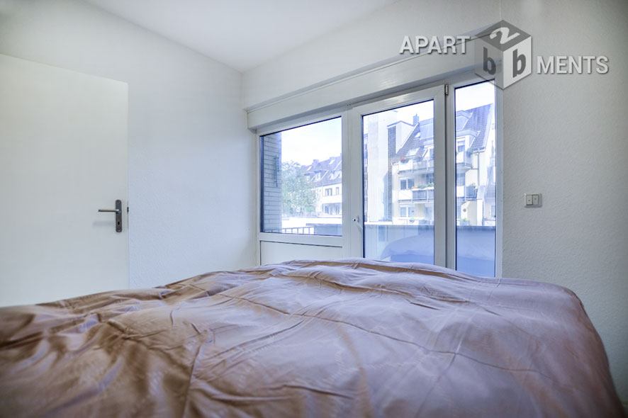 Möblierte Wohnung mit Panorama-Rheinblick und Balkon in Köln-Deutz