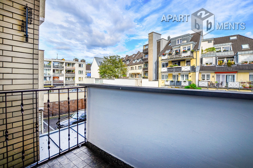 Möblierte Wohnung mit Panorama-Rheinblick und Balkon in Köln-Deutz