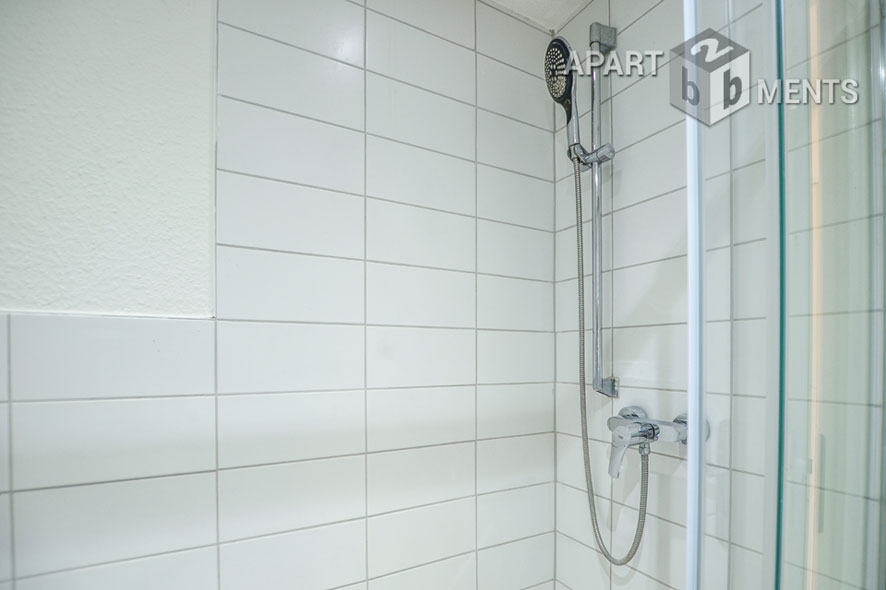 Möblierte Wohnung mit Panorama-Rheinblick und Balkon in Köln-Deutz