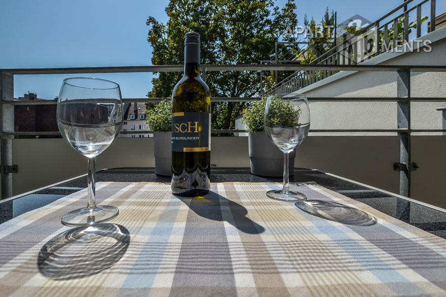 Hochwertig modern möblierte Wohnung mit Balkon in Köln-Altstadt-Süd