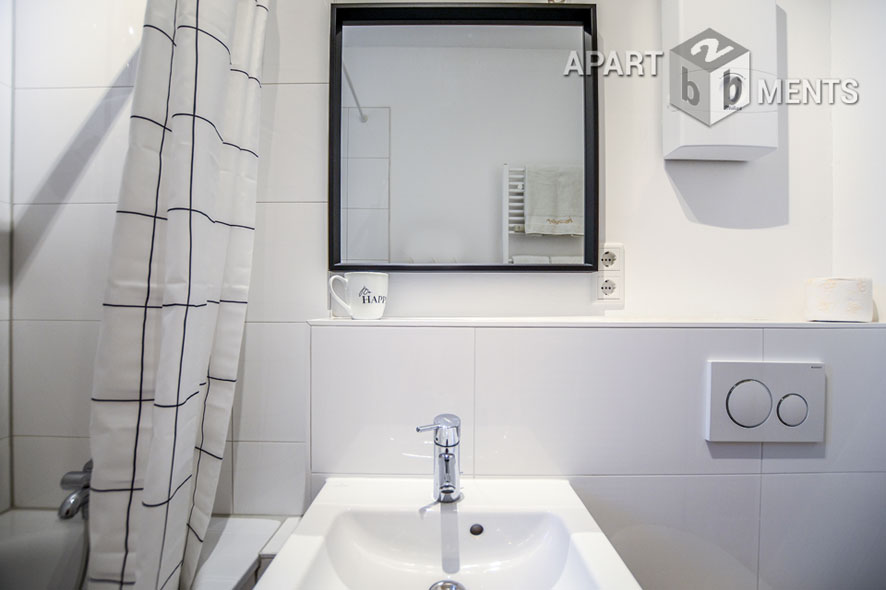 Hochwertig modern möblierte Wohnung mit Balkon in Köln-Altstadt-Süd